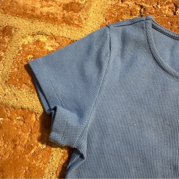 Princess Polly classic crop organic cotton & elastane Blue Ribbed Top tshirt - Picture 4 of 15